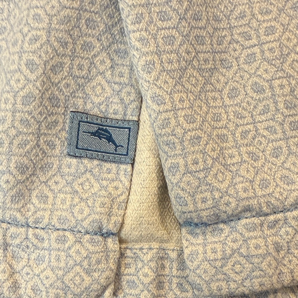 Tommy Bahama Light Blue Casual Button-Down Shirt - 100% silk - size Large - Picture 4 of 6